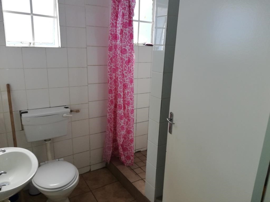 To Let 1 Bedroom Property for Rent in Quigney Eastern Cape